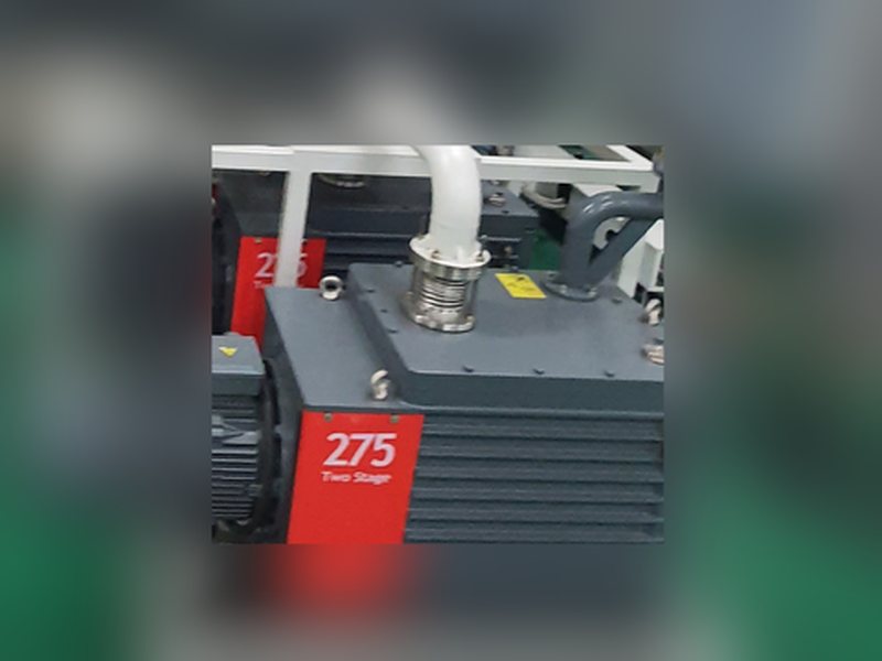 Edwards E2M275 — 생산 설비 납품 현장